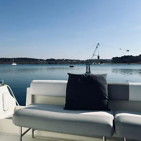 Dream Night Boats * Пореч