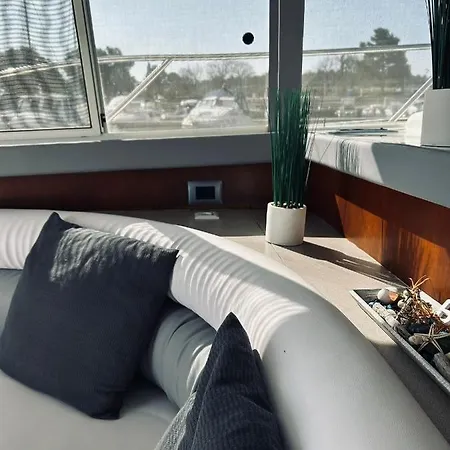 Dream Night Boats Ботель Пореч